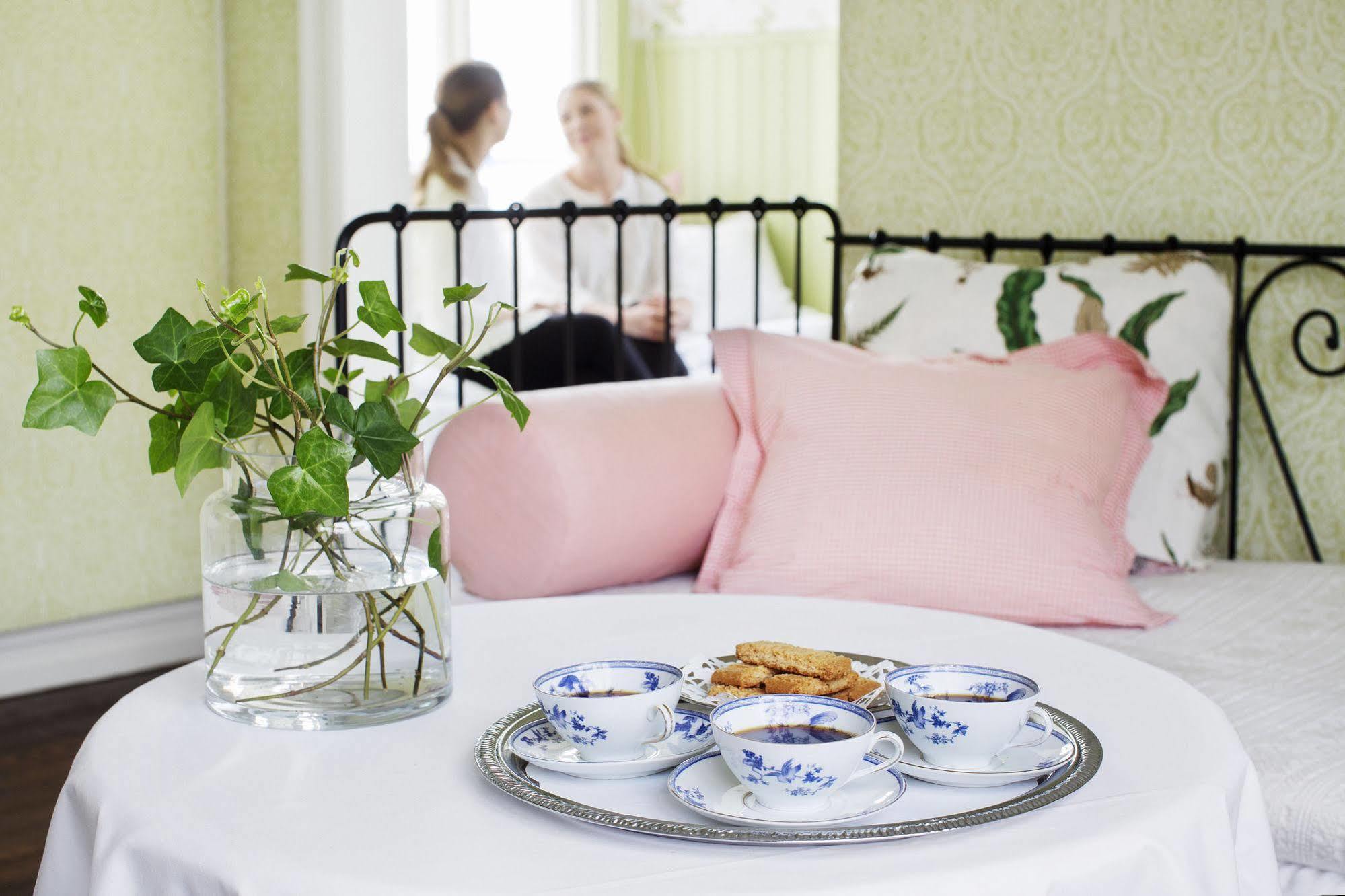 Strandvillan Hotell Och Bed & Breakfast Lysekil Buitenkant foto